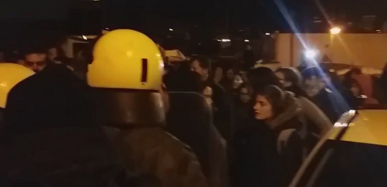 Γαβρόγλου Θεσσαλονίκη: Επεισόδια και χημικά σε εκδήλωση που συμμετέχει ο υπουργός Παιδείας (vids)
