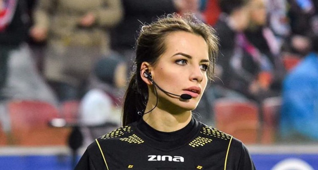 Καρολίνα Μπογιάρ: Αυτή είναι η πιο σέξι διαιτητής στον κόσμο (pics)