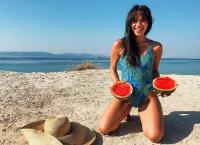Κόνι Μεταξά: Είναι σέξι και ανάβει φωτιές (pics)