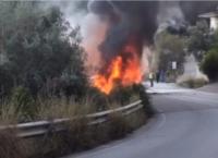 Φωτιά σε λεωφορείο του ΚΤΕΛ: Πήρε φωτιά εν κινήσει, στη Λευκάδα (vids)