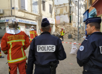 Κατάρρευση κτιρίων στη Μασσαλία: Οι Αρχές βρήκαν έναν νεκρό ανάμεσα στα ερείπια (pics&vid)