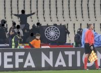 Ελλάδα – Εσθονία: Ναζιστικοί χαιρετισμοί από Έλληνες οπαδούς στο παιχνίδι της Εθνικής