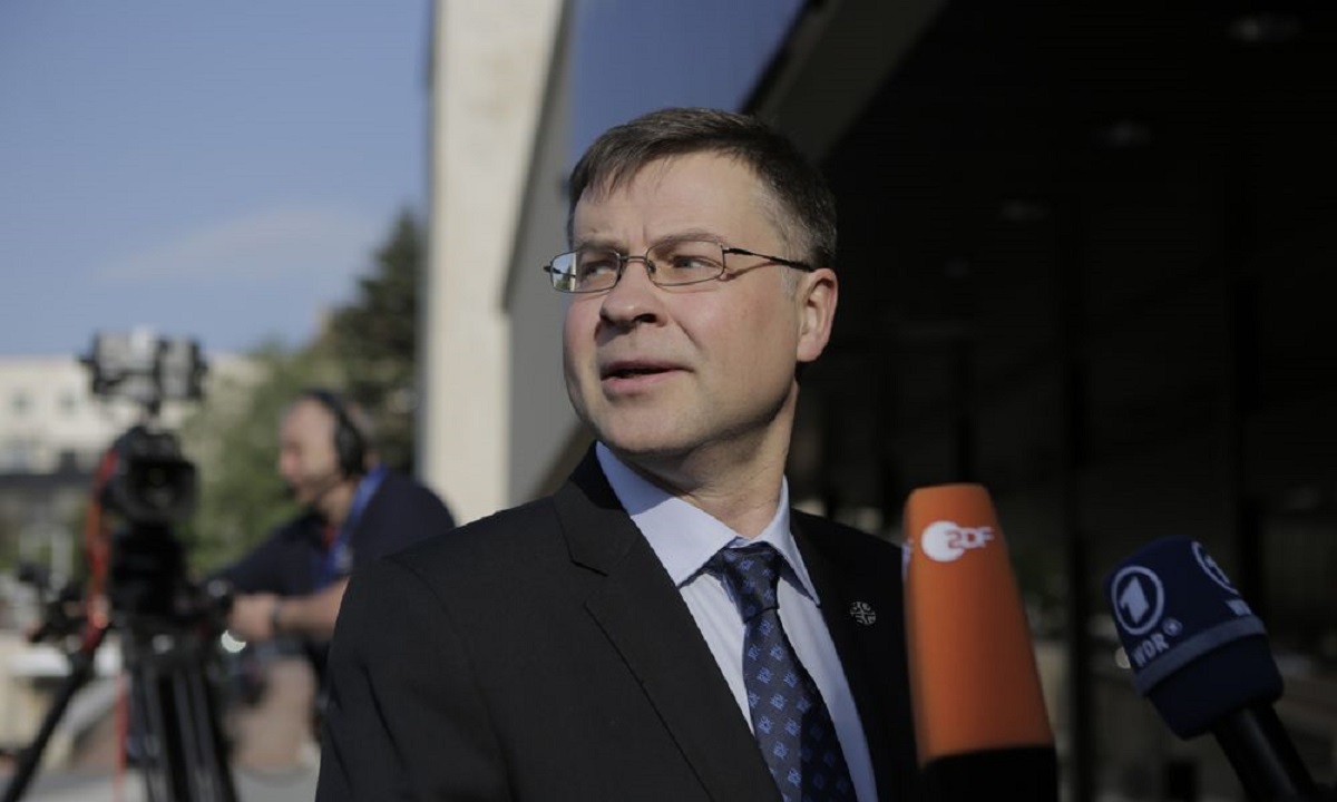 Συντάξεις μειώσεις: O Ντομπρόβσκις δηλώνει βέβαιος ότι θα είναι “αχρείαστες” οι περικοπές