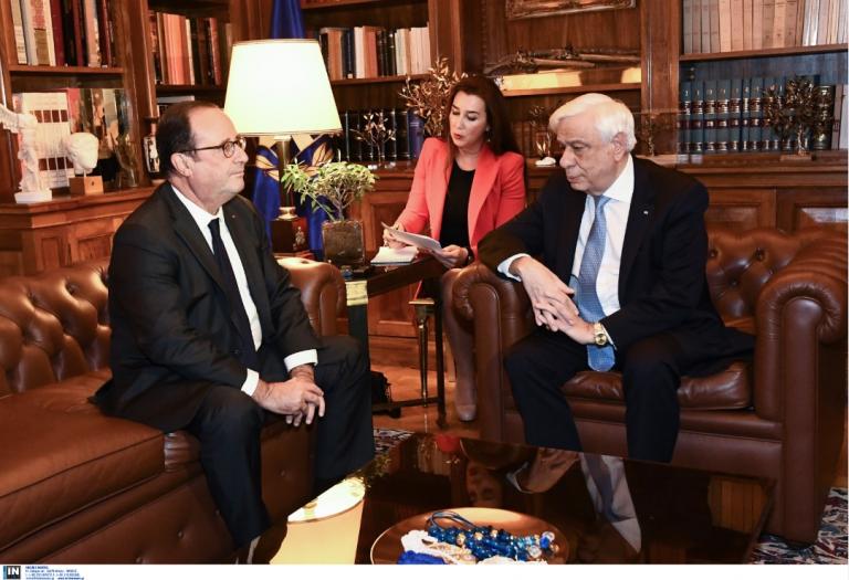 Συνάντηση Παυλόπουλου – Ολάντ: Ιστορικής σημασίας ο ρόλος του ΠτΔ για την παραμονή της Ελλάδας στην Ευρωζώνη (pics)