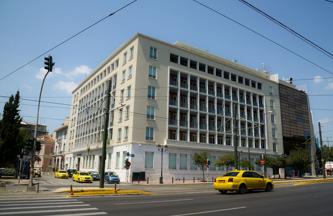 Νομισματικό Μουσείο: Άνοιξε η Πανεπιστημίου – Αναστάτωση από τηλεφώνημα για βόμβα
