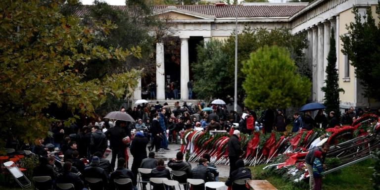 Πολυτεχνείο:  Έκλεισαν οι πύλες – “Αστακός” η Αθήνα