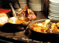 Η συνταγή της ημέρας: Πατάτες με τυριά και αλλαντικά