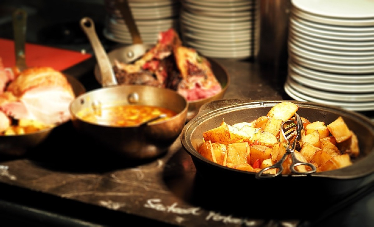 Η συνταγή της ημέρας: Πατάτες με τυριά και αλλαντικά