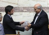 Προϋπολογισμός 2019: Κατατέθηκε στη Βουλή