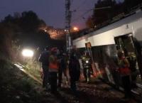 Εκτροχιασμός τρένου Βαρκελώνη: Ένας νεκρός, τουλάχιστον πέντε τραυματίες (pic&vid)