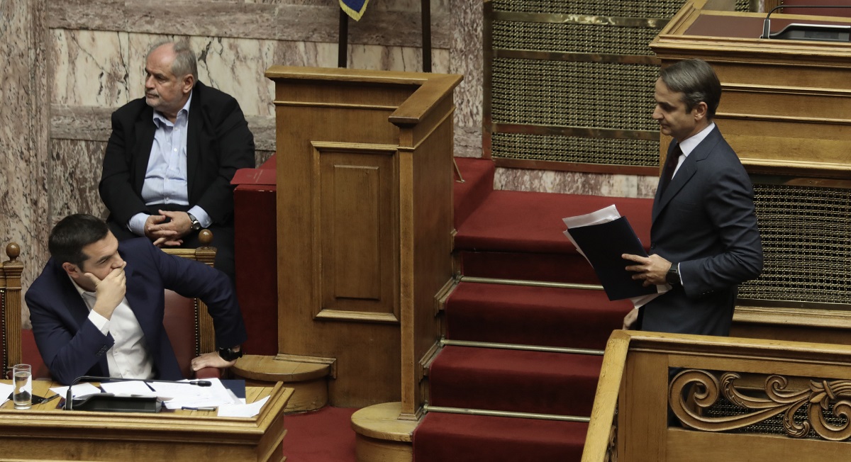 Ανομία στα Πανεπιστήμια: Συζήτηση Τσίπρα – Μητσοτάκη στη Βουλή (vid)