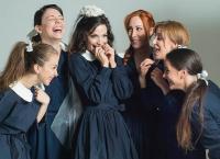 “Χτυποκάρδια στο θρανίο”: Το remake της  ταινίας δια χειρός  Λάκη Λαζόπουλου – Ποιοι επώνυμοι έδωσαν το “παρών”;