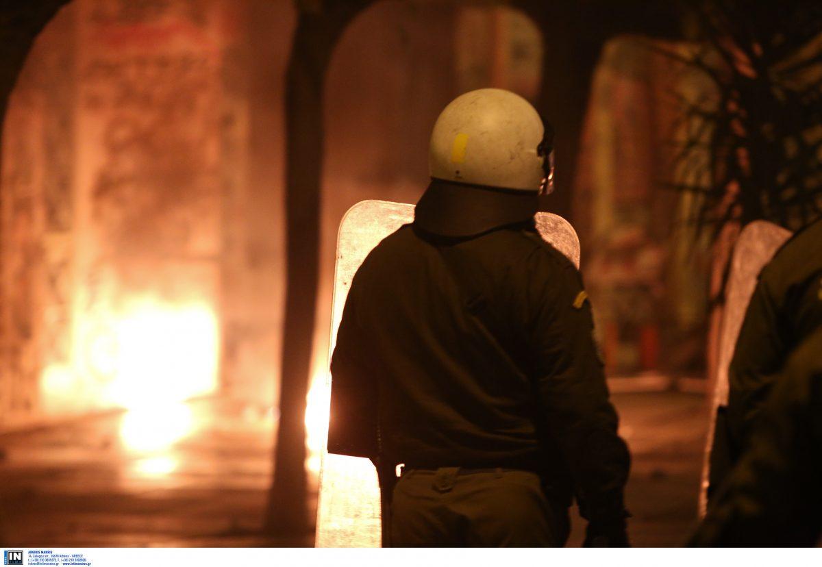 Επίθεση με μολότοφ στο κτίριο των ΜΑΤ στην Καισαριανή