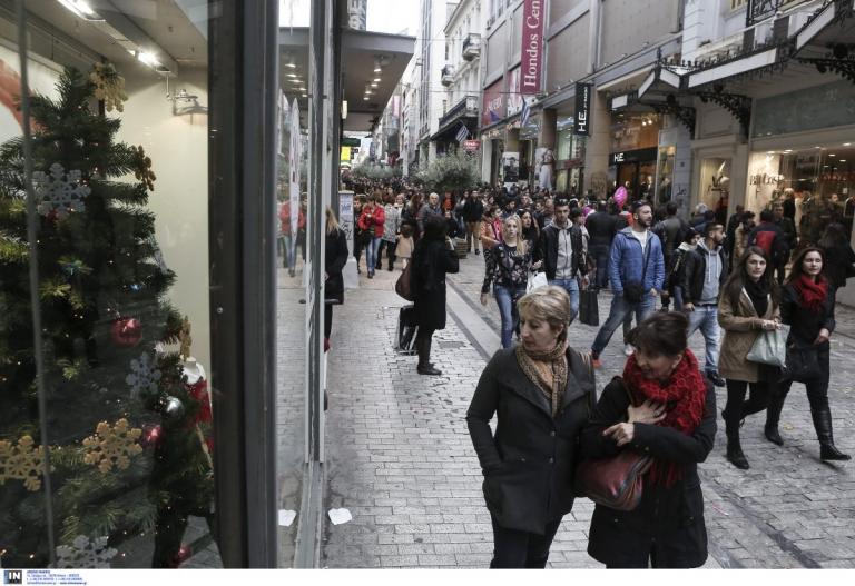 Εορταστικό ωράριο Χριστουγέννων: “Πρεμιέρα” από αύριο – Πώς θα λειτουργήσουν τα καταστήματα