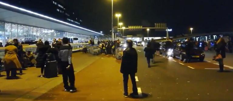 Συναγερμός στο Άμστερνταμ: Απειλή για βόμβα στο αεροδρόμιο Σίπχολ – Συνελήφθη ο ύποπτος (vid)