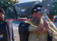 Ιερέας ευλόγησε διαστημόπλοιο! (vid)