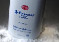 Reuters: “Καρκινογόνο το ταλκ για μωρά της Johnson & Johnson! Το γνώριζαν εδώ και… 47 χρόνια”