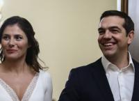 Τσίπρας – Μπαζιάνα: Πήγαν θέατρο στην παράσταση “Ξύπνα Βασίλη” του Εθνικού (pics)