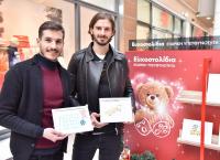 Οι παίκτες της ΠΑΕ ΑΕΚ επιλέγουν Ευχοστολίδια και κάνουν «μαγικά» με τη μπάλα για να εκπληρώσουν παιδικές ευχές