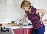 Πόνος στη μέση: Οι τροφές που σας βοηθούν να απαλλαγείτε από την ενόχληση