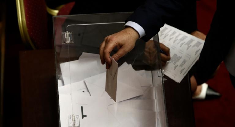 Δημοσκόπηση Ισπανία: Η ακροδεξιά θα έμπαινε στο κοινοβούλιο, εάν οι εκλογές διεξάγονταν τώρα