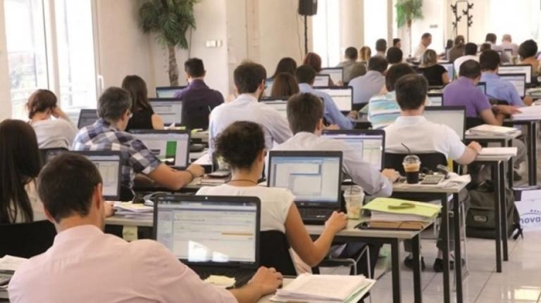 Στοιχεία ΕΡΓΑΝΗ 2018: H απασχόληση στον ιδιωτικό τομέα αυξήθηκε