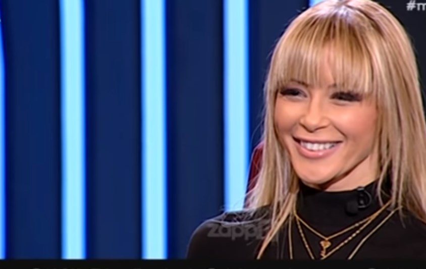 Εβίτα Χουντάλα: Η κοπέλα που έκανε στριπτίζ στον Σαββόπουλο – Αποκαλύπτει τι έγινε (vid)