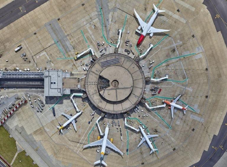 Gatwick Airport: Άνοιξε για περιορισμένο αριθμό πτήσεων