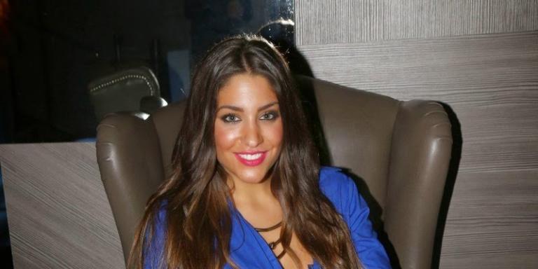 Η Φελίσια Λαπάτη με τα κόκκινα εσώρουχα είναι ο Άγιος Βασίλης που θέλεις να σε επισκεφτεί (pics)