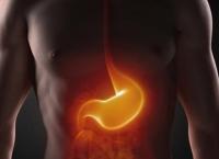 Καούρα – φούσκωμα: Τι πρέπει να κάνετε για να τα αποφύγετε