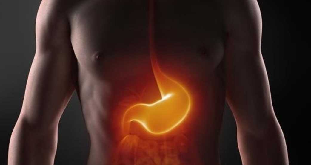 Καούρα – φούσκωμα: Τι πρέπει να κάνετε για να τα αποφύγετε