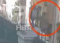 Υπόθεση Κασόγκι: Άνδρας μεταφέρει σε βαλίτσα τα λείψανά του (vid)