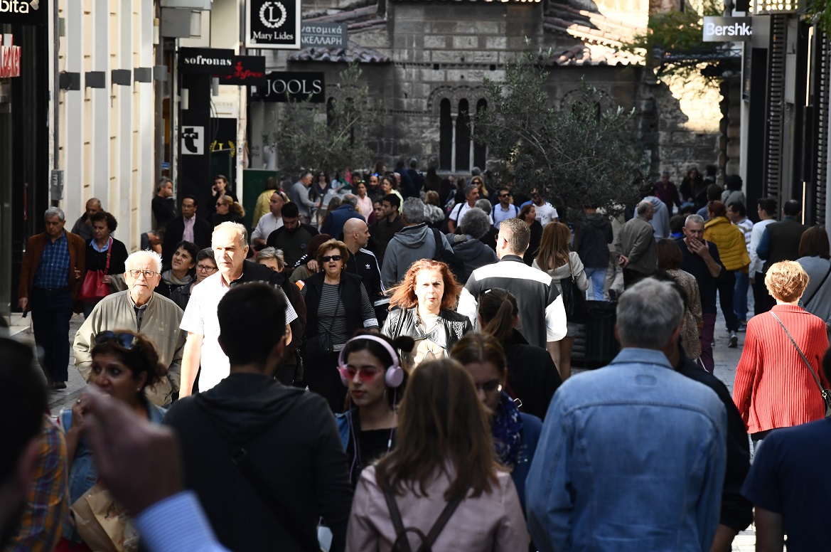 Ωράριο καταστημάτων σήμερα: Τι ώρα κλείνουν τα μαγαζιά