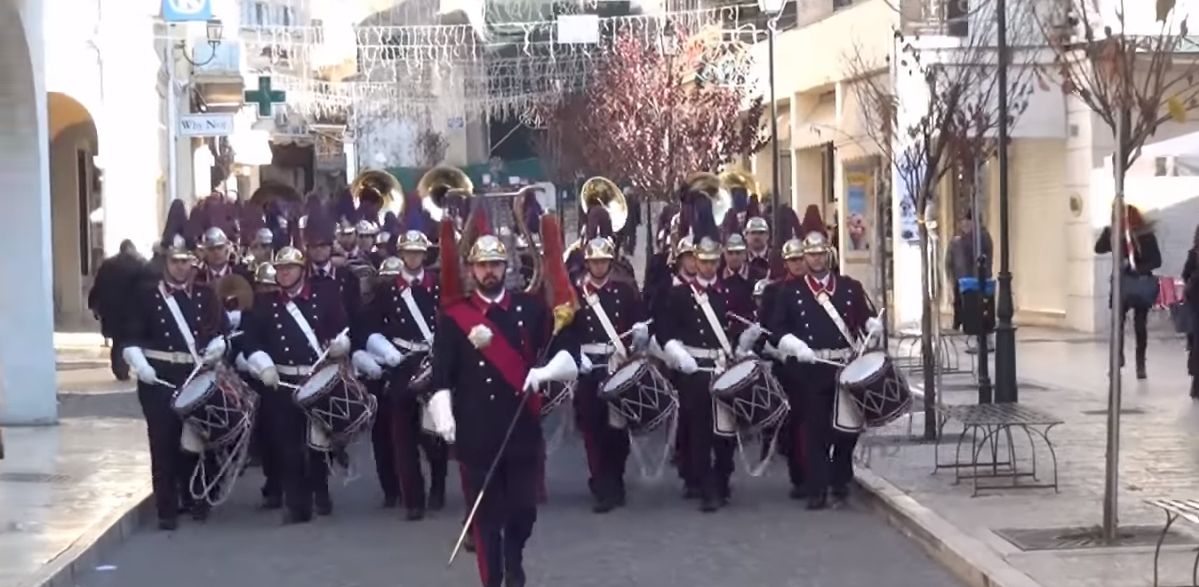 Τα κάλαντα στην Κέρκυρα: Η φιλαρμονική βγαίνει στους δρόμους