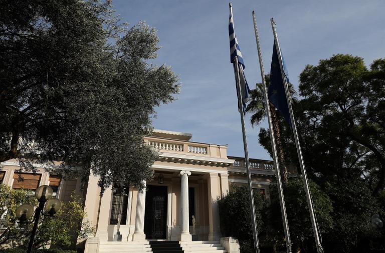 Μαξίμου για Γεωργιάδη: “Οφείλει να αποκαλύψει το περιεχόμενο των συνομιλιών του με τον Μανιαδάκη”