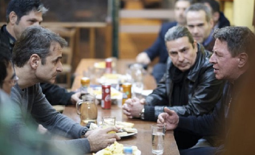 Ο Κυριάκος Μητσοτάκης συναντήθηκε με πρώην χρήστες ναρκωτικών – Ανήμερα των Χριστουγέννων (pics)
