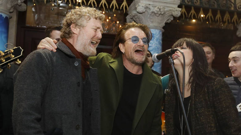 Μπόνο – U2: Χριστουγεννιάτικη συναυλία για τους αστέγους του Δουβλίνου (pics&vid)