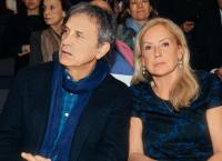 Έτσι γνώρισε ο Νταλάρας τη γυναίκα του – Την πέταξε έξω από μαγαζί