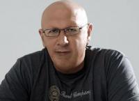 Λάκης Παπαδόπουλος: “Ο Λάκης με τα ψηλά ρεβέρ”