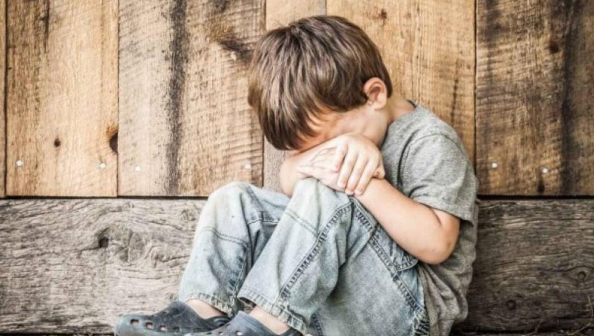 Μαγνησία: 4χρονο αγοράκι ζει σε σπίτι – ερείπιο χωρίς ταβάνι μέσα στη βρώμα