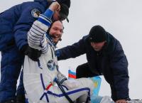 Επέστρεψαν στη Γη δύο αστροναύτες και ένας κοσμοναύτης (pics)