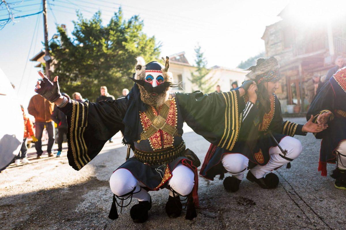 Πρωτοχρονιά έθιμα: Τα ρουγκάτσια στα Τρίκαλα