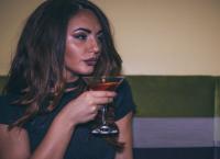 “Τον βιασμό δεν τον προκαλούν τα ρούχα ή το αλκοόλ. Τον βιασμό τον προκαλεί ο βιαστής”