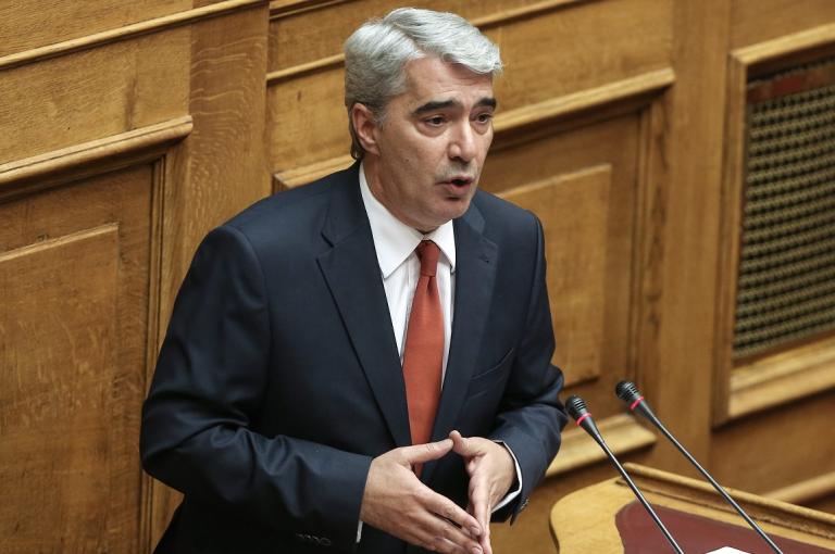 Σίμος Κεδίκογλου: Ο γνωστός πολιτικός έγινε πατέρας για πρώτη φορά (pic)