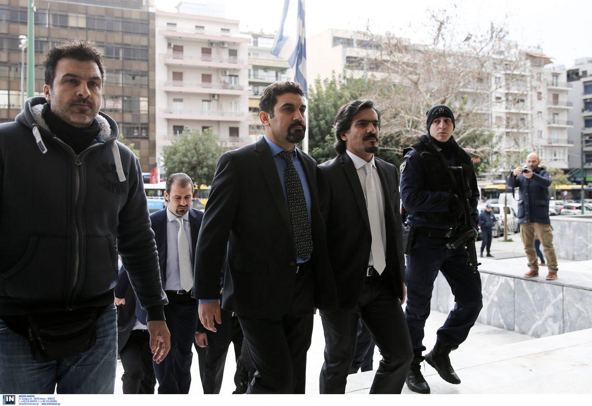 Σάλος από το δημοσίευμα για τους 8 Τούρκους αξιωματικούς – Διαψεύδει ο Νίκος Κοτζιάς