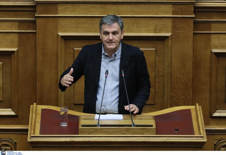 Προϋπολογισμός 2019: Επικό σαρδάμ Τσακαλώτου στην ομιλία του (vid)