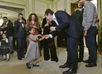 Χορός Τσίπρα στο Μαξίμου: Η ντάμα του έκλεψε την παράσταση (pics)