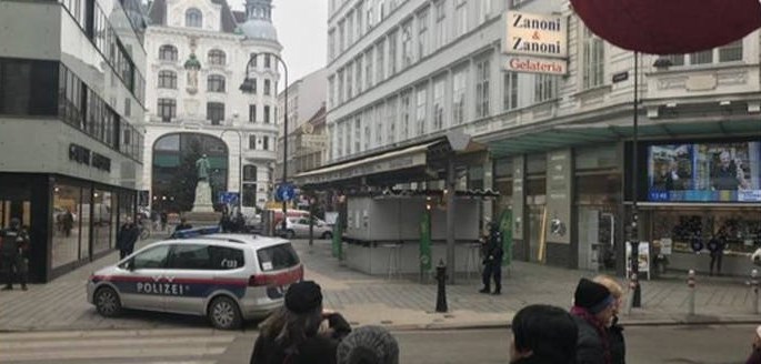 Πυροβολισμοί στο κέντρο της Βιέννης: Ένας νεκρός και τραυματίες (pics)