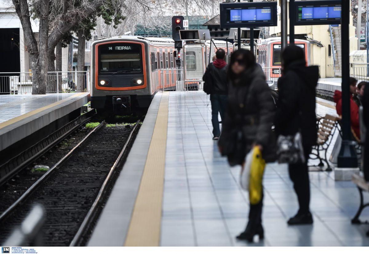 Χιόνια στην Αθήνα: Προβλήματα από την κακοκαιρία στα Μέσα Μαζικής Μεταφοράς