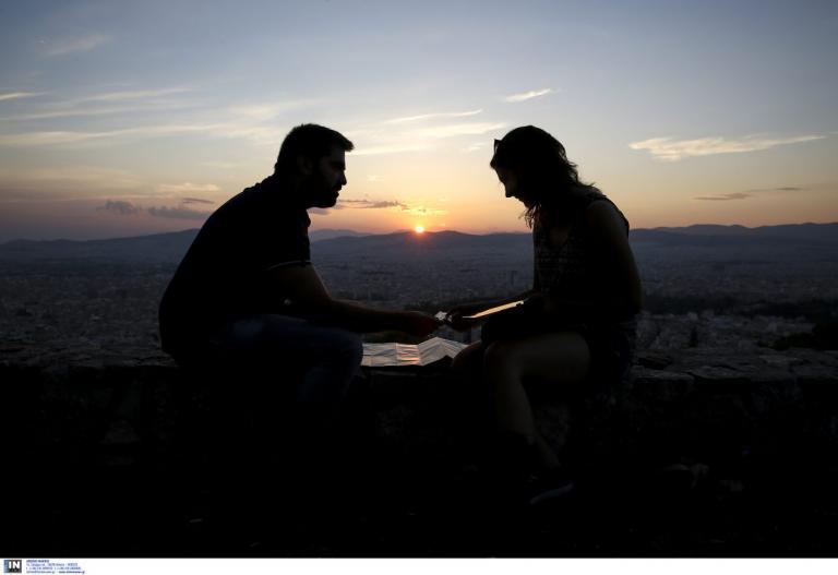 Viral: Αυτή είναι η εικόνα που δείχνει πως είναι να ζει ένα ζευγάρι με τον κατώτατο μισθό